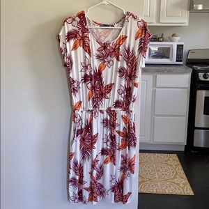 Apt. 9 Tropical Floral Dress. Pockets!